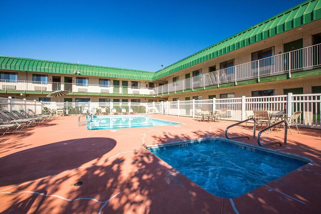 University Inn Fresno Esterno foto