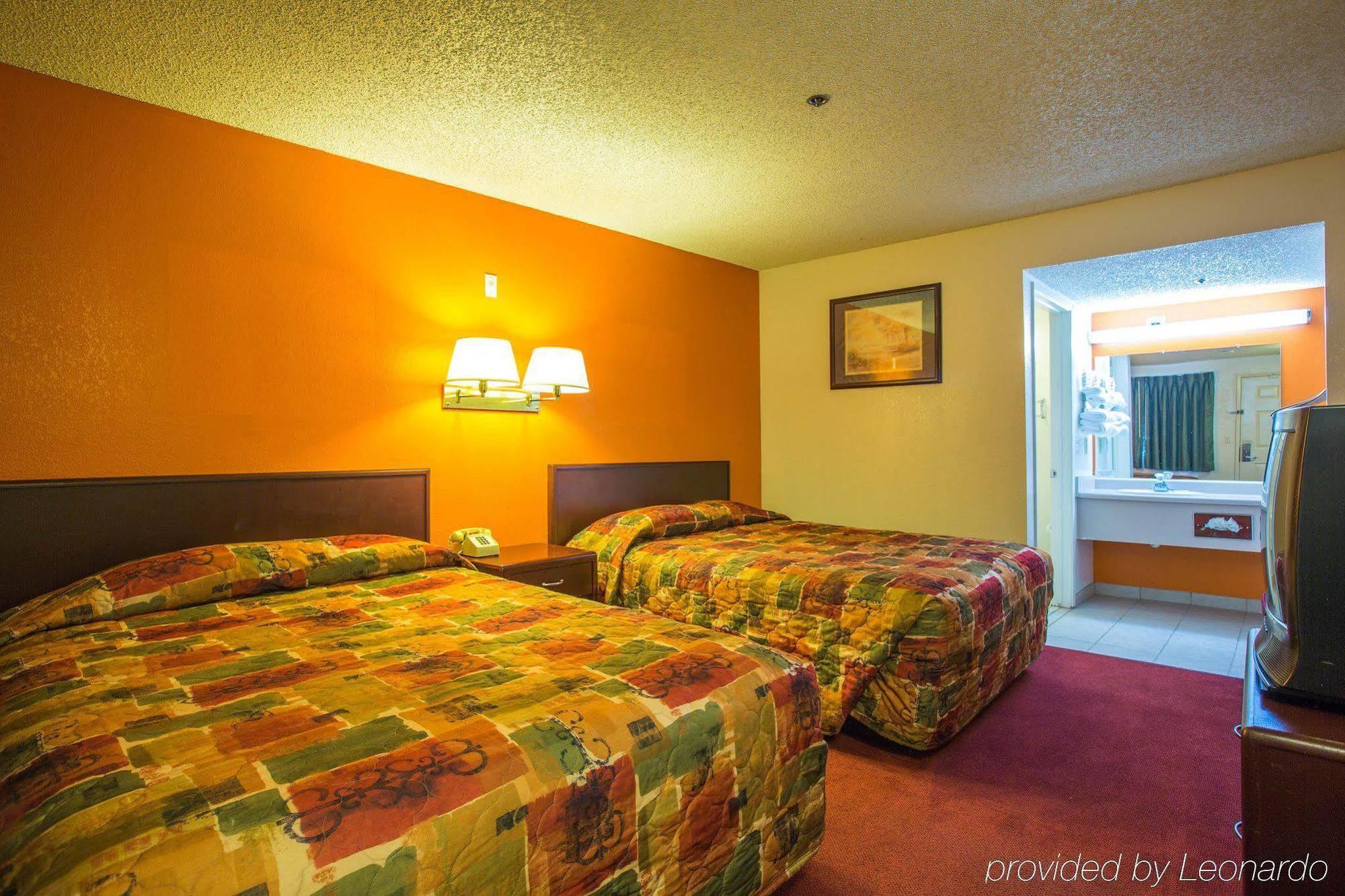 University Inn Fresno Esterno foto