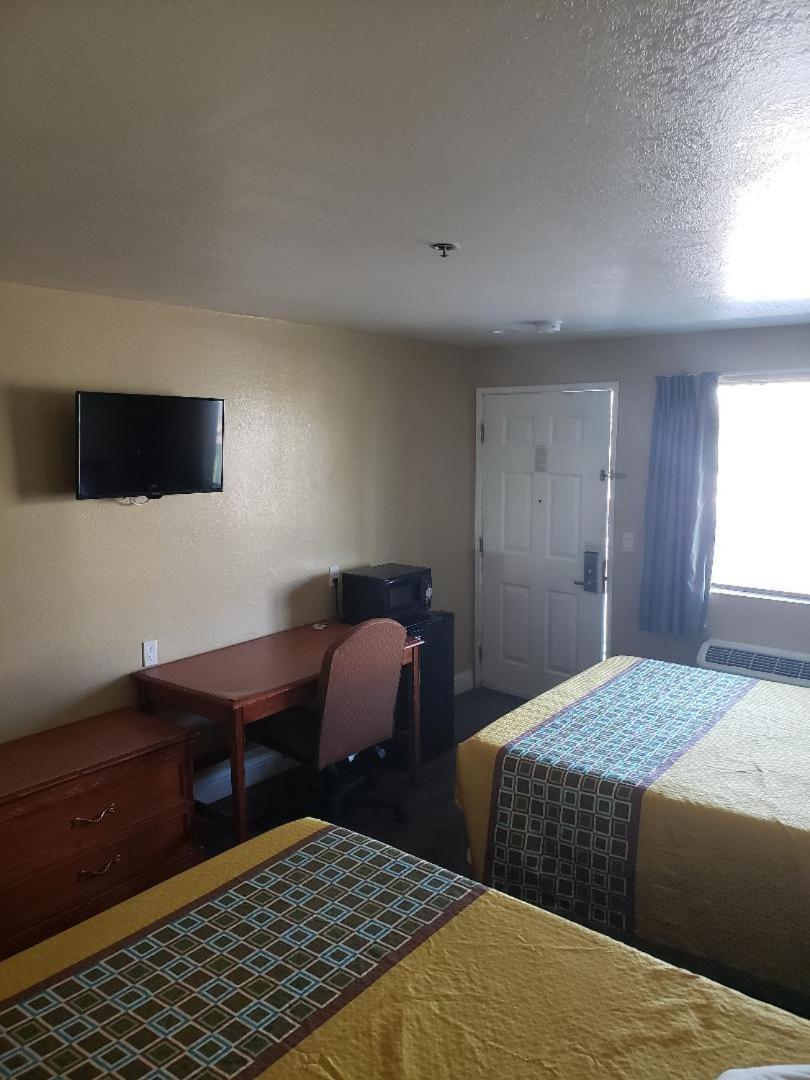 University Inn Fresno Esterno foto