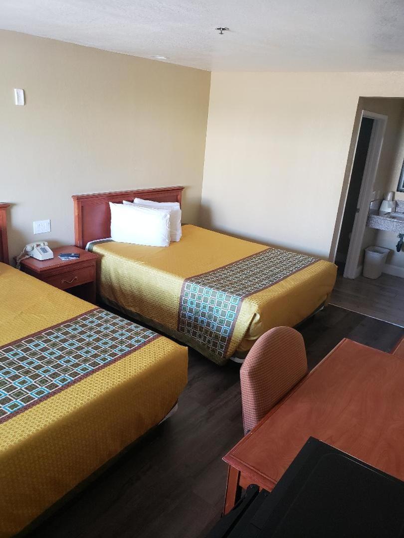 University Inn Fresno Esterno foto