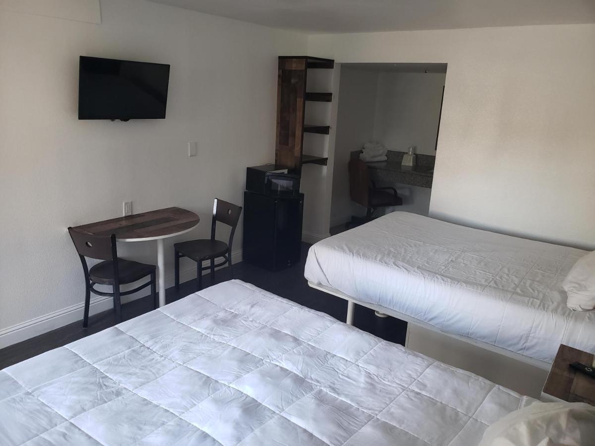 University Inn Fresno Esterno foto