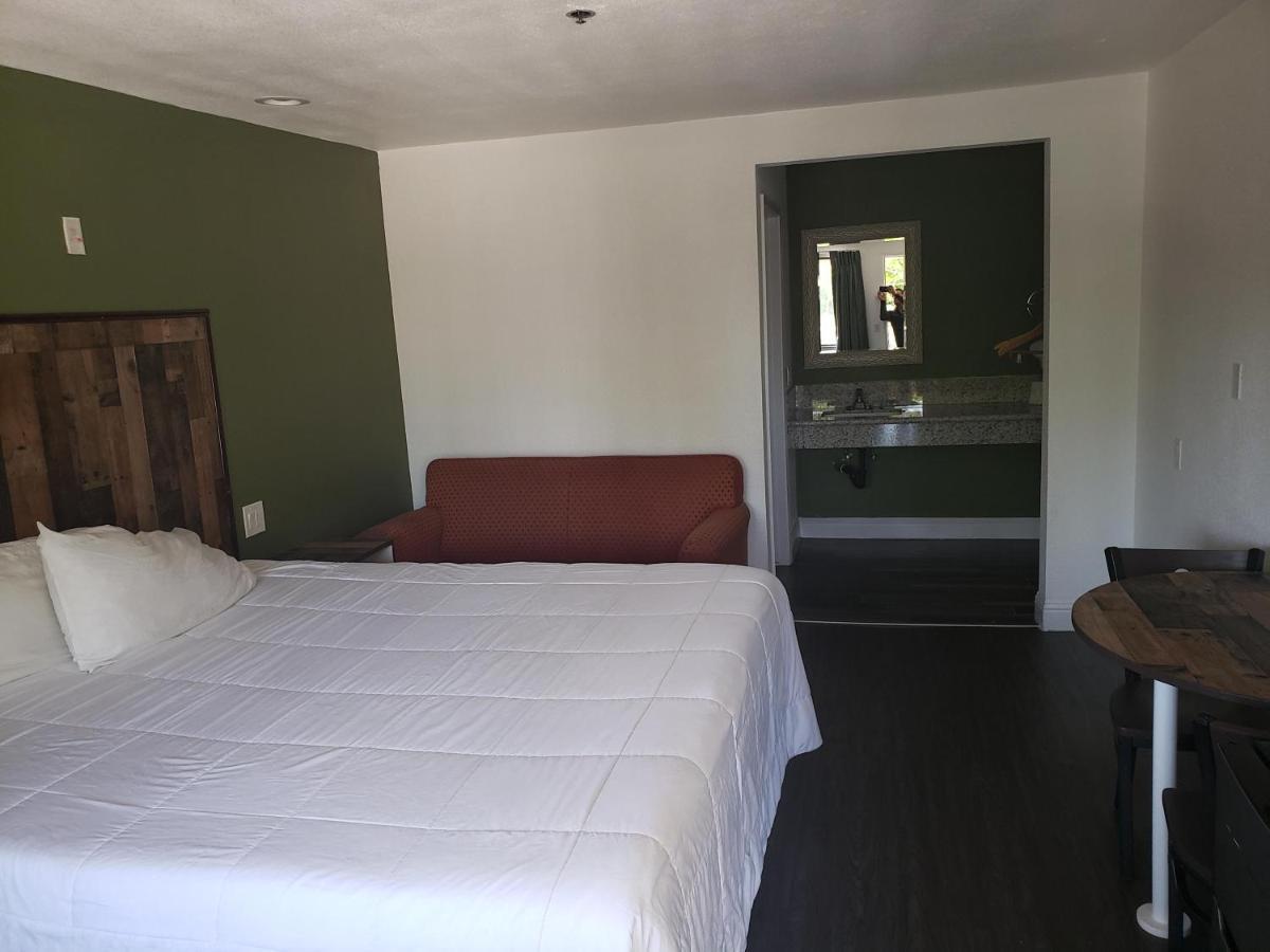 University Inn Fresno Esterno foto
